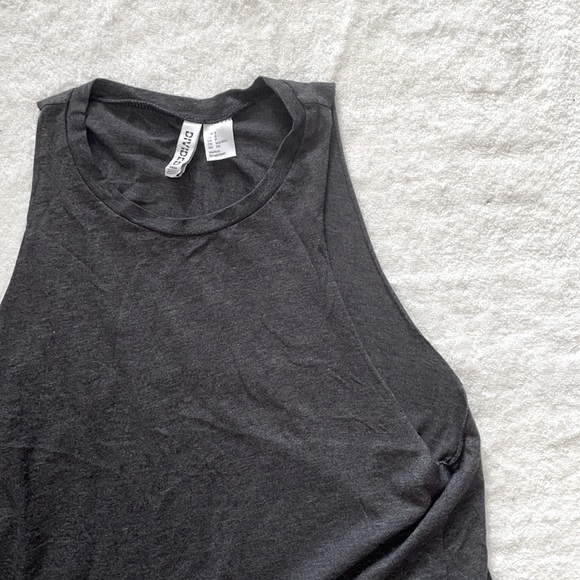 ✨3/$20 H&M Grey Muscle Tank Top - Picture 4 of 4